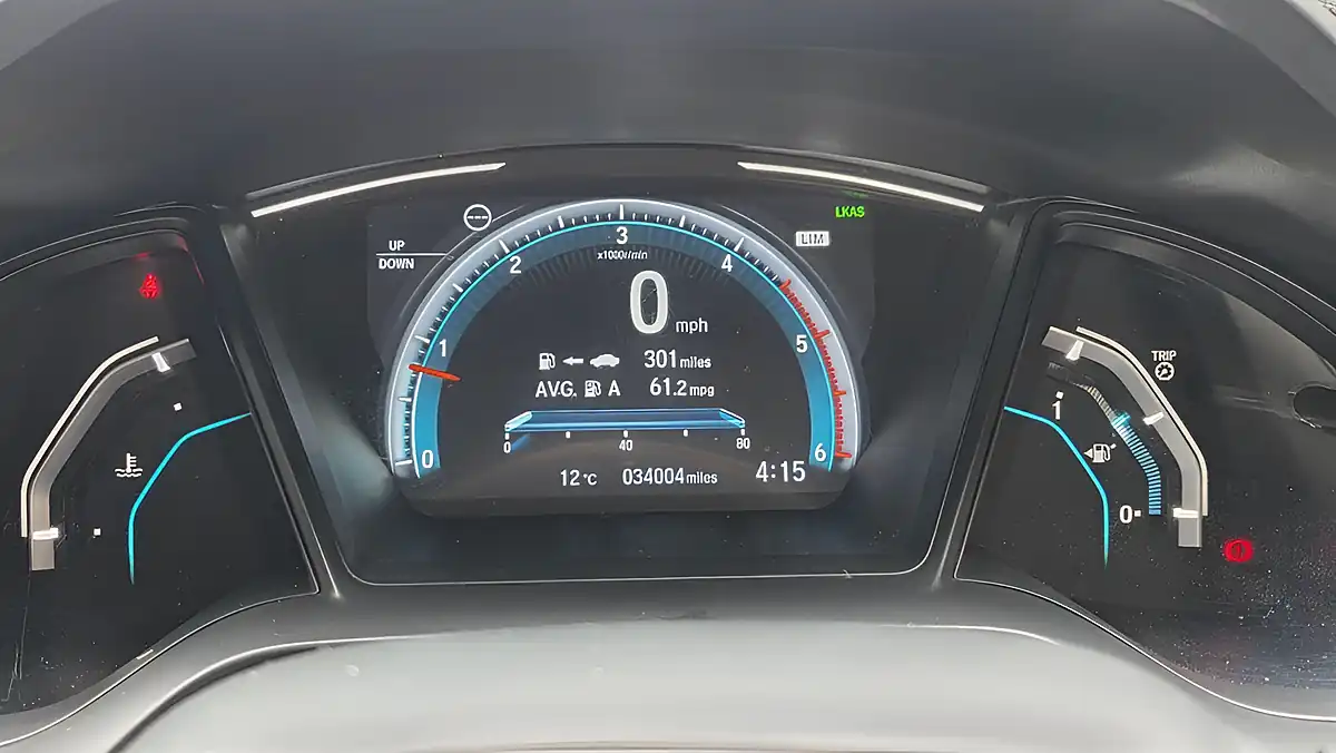 Used 2020 Honda Civic S Silver - Interior and Exterior details 18