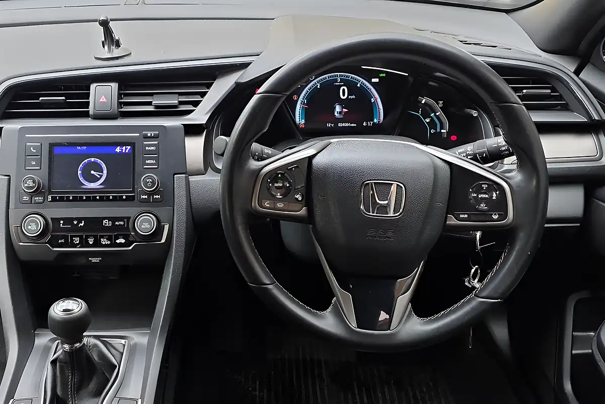 Used 2020 Honda Civic S Silver - Interior and Exterior details 20