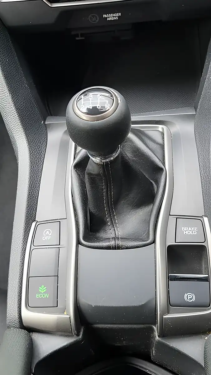 Used 2020 Honda Civic S Silver - Interior and Exterior details 8