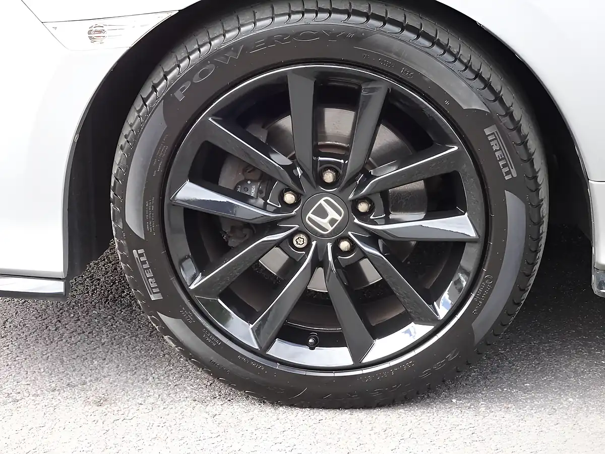 Used 2020 Honda Civic Sport Lunar Silver - Interior and Exterior details 19
