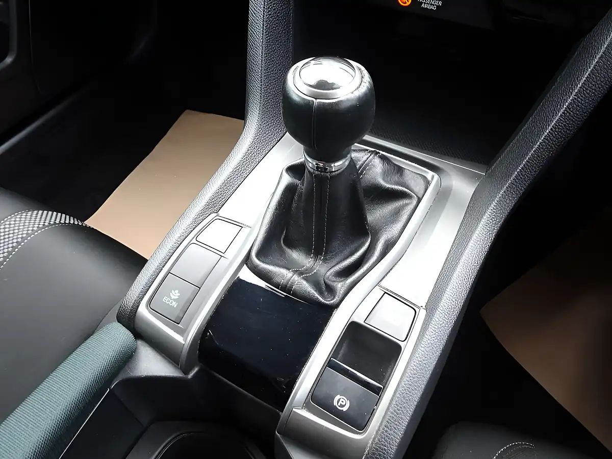Used 2020 Honda Civic Sport Lunar Silver - Interior and Exterior details 4