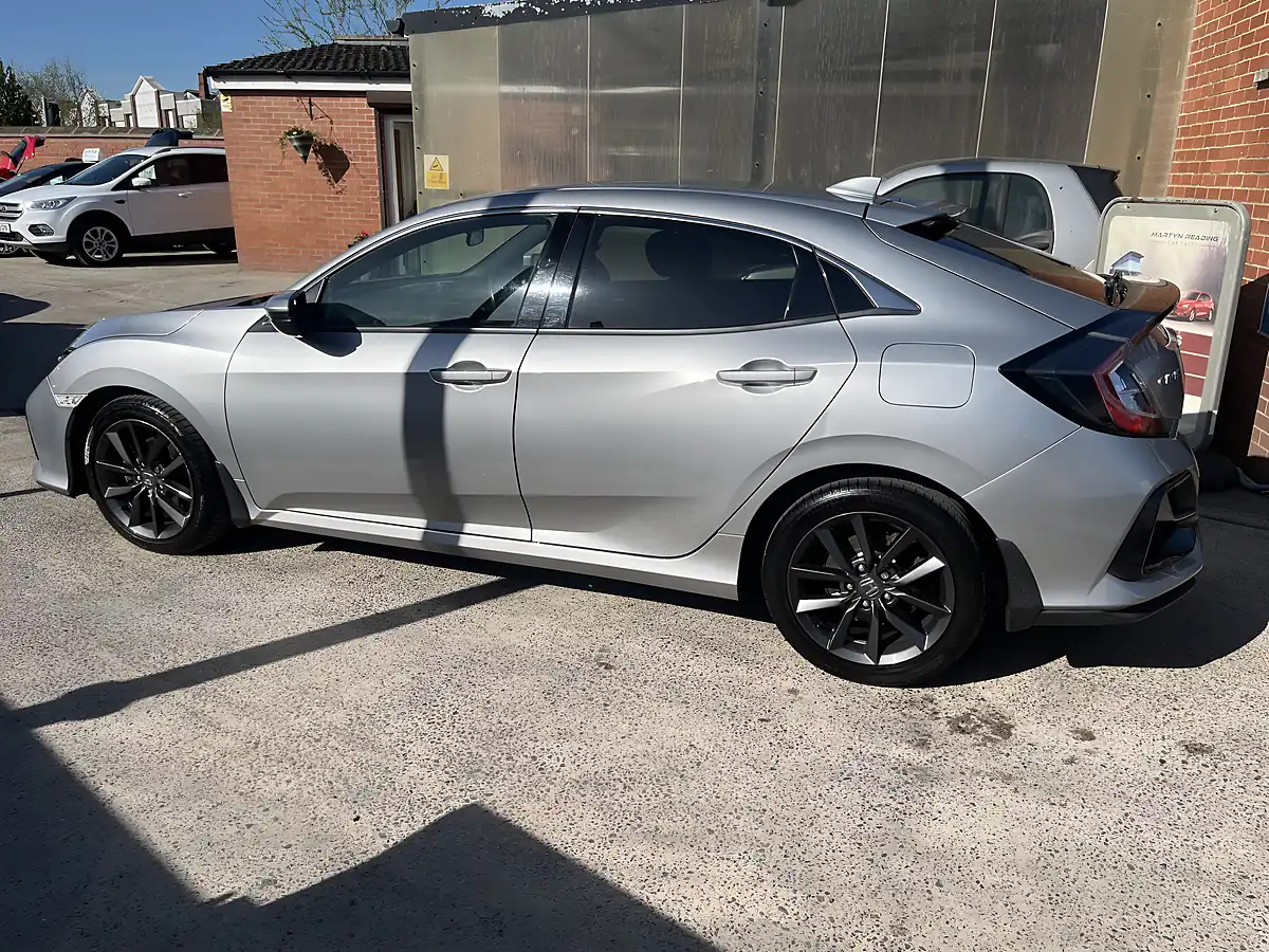 Used 2020 Honda Civic Sr Silver - Interior and Exterior details 12