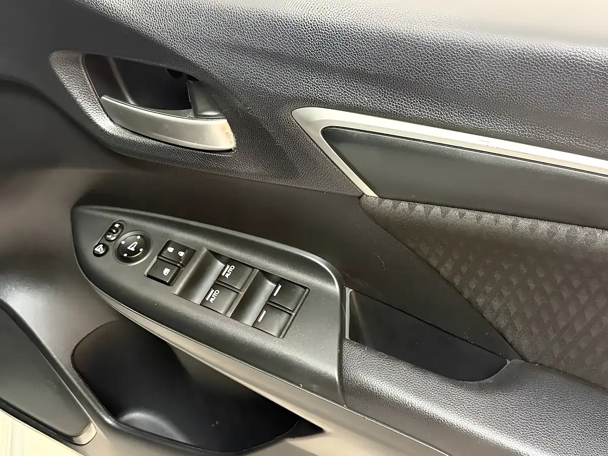 Used 2020 Honda Jazz Ex Navi White - Interior and Exterior details 14
