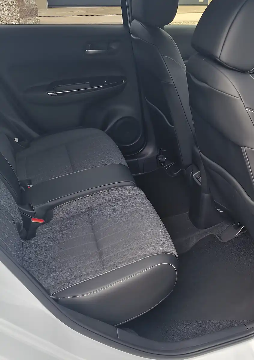 Used 2020 Honda Jazz Ex White - Interior and Exterior details 7