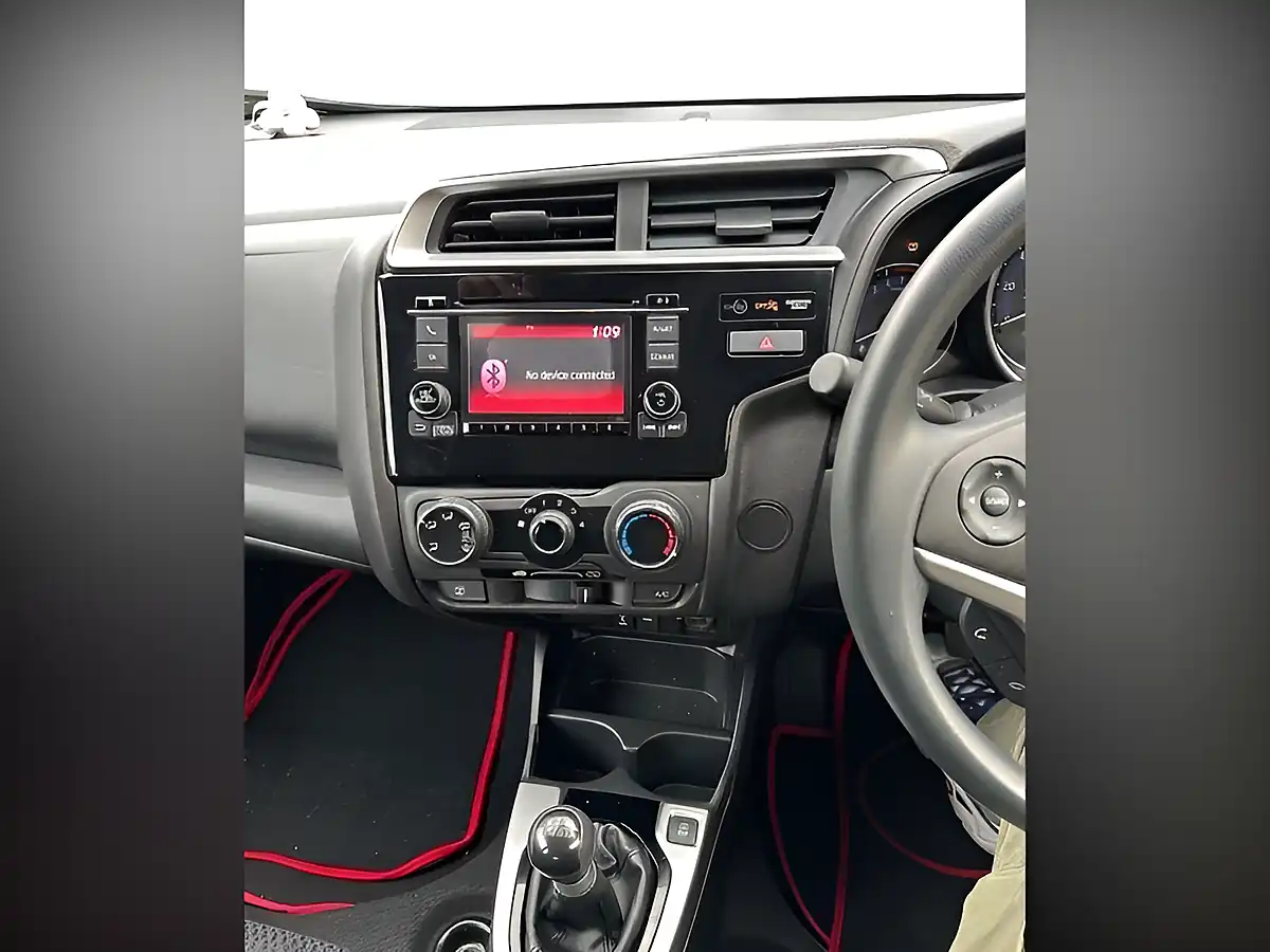 Used 2020 Honda Jazz S Red - Interior and Exterior details 11