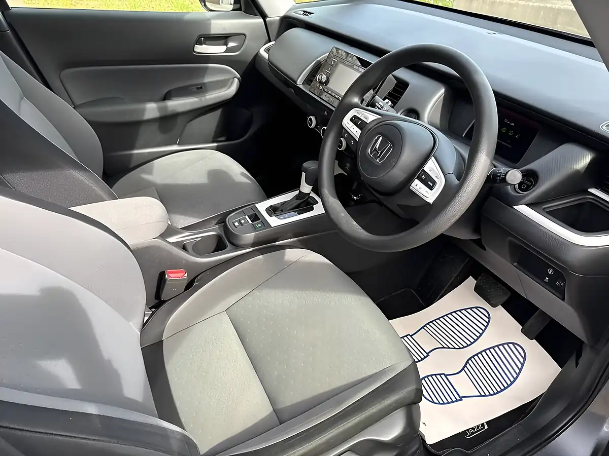 Used 2020 Honda Jazz Se Grey - Interior and Exterior details 18
