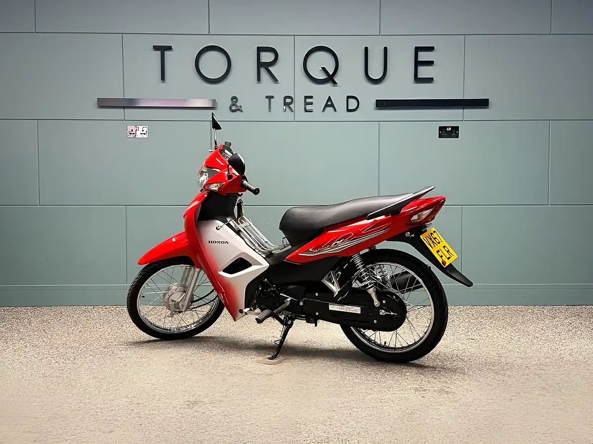Used 2020 Honda Wave Cx Red - Interior and Exterior details 7