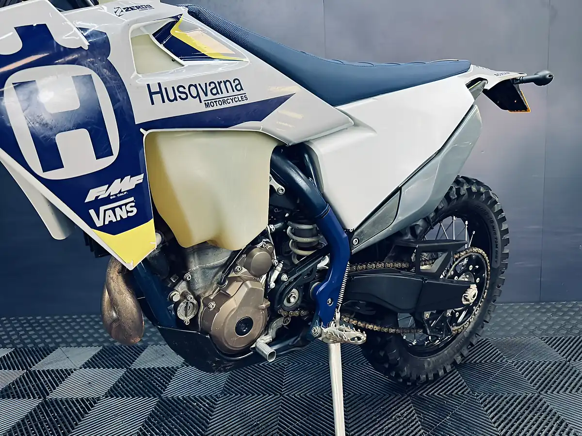 Used 2020 Husqvarna Fe 350 White - Interior and Exterior details 11