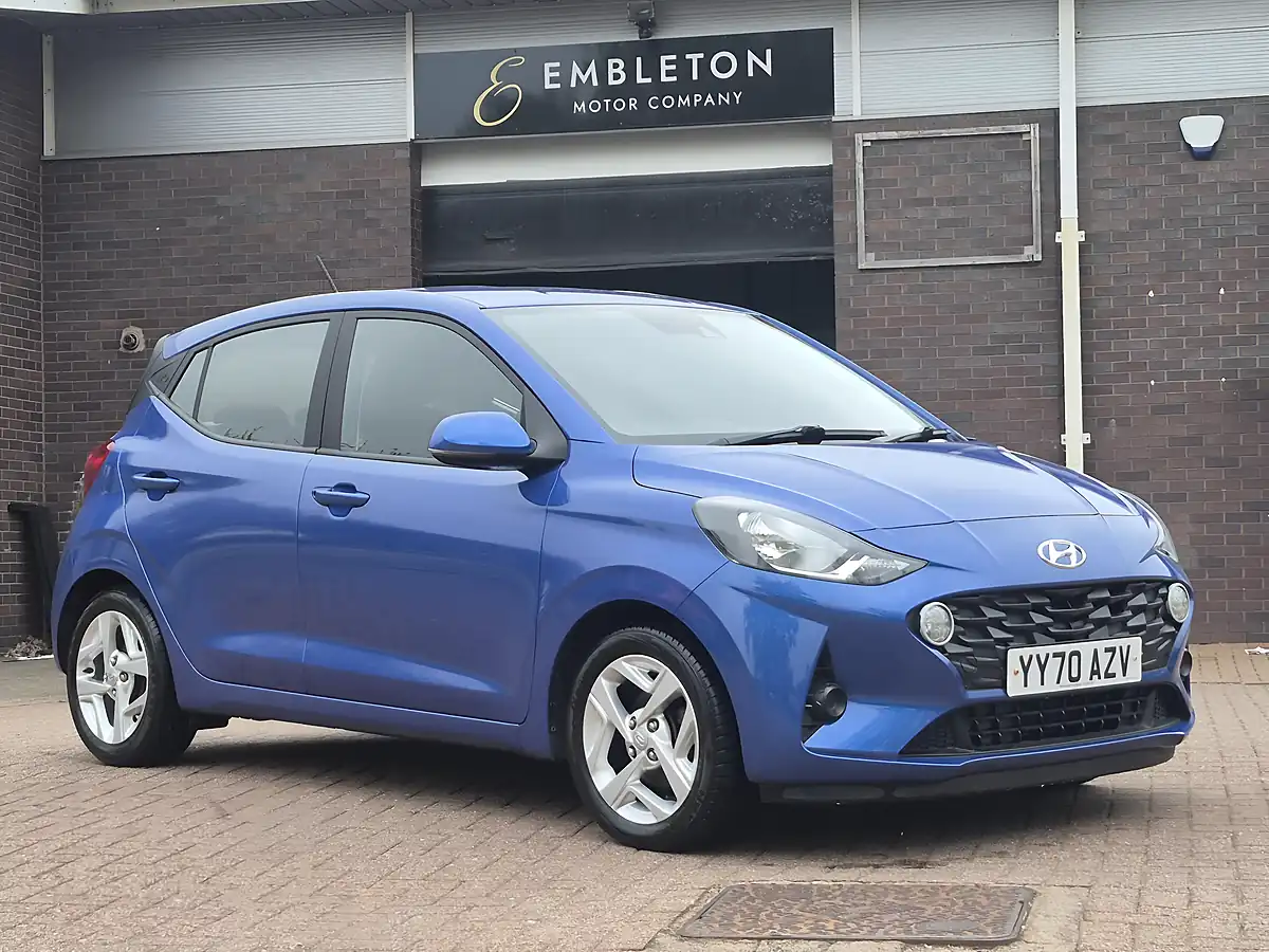 Used 2020 Hyundai i10 Se Connect Champion Blue - Front View