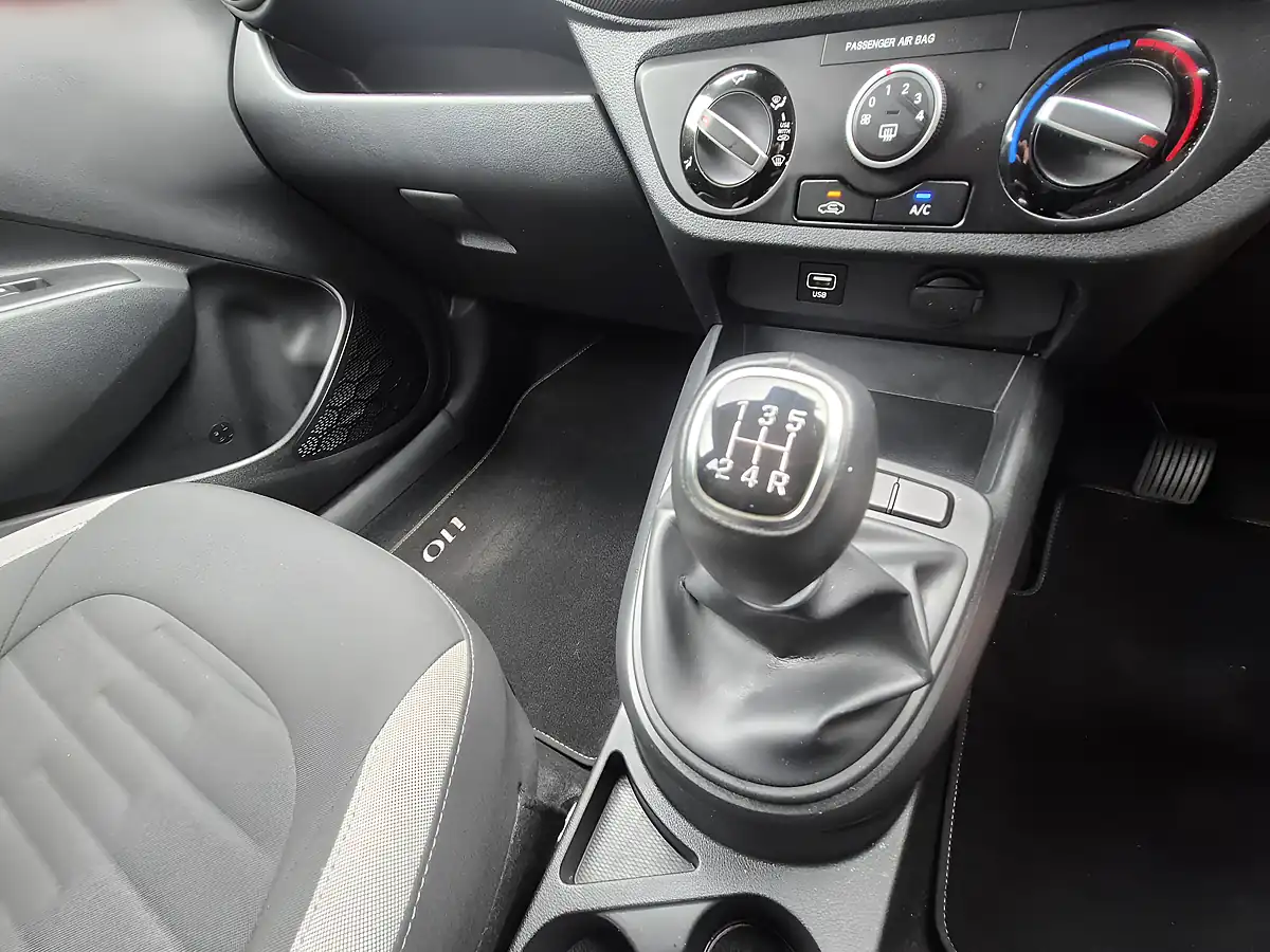 Used 2020 Hyundai i10 Se Connect Champion Blue - Interior and Exterior details 20