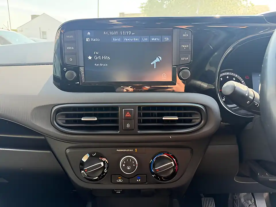 Used 2020 Hyundai i10 Se Connect Polar White - Interior and Exterior details 15