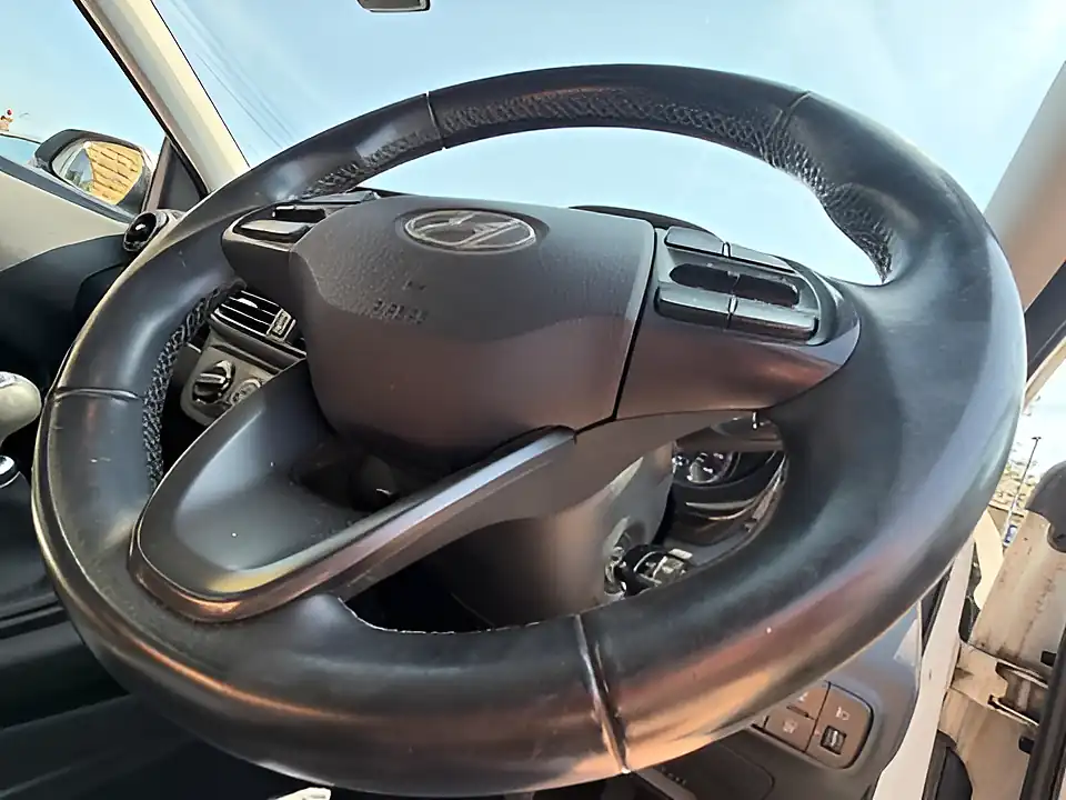 Used 2020 Hyundai i10 Se Connect Polar White - Interior and Exterior details 16