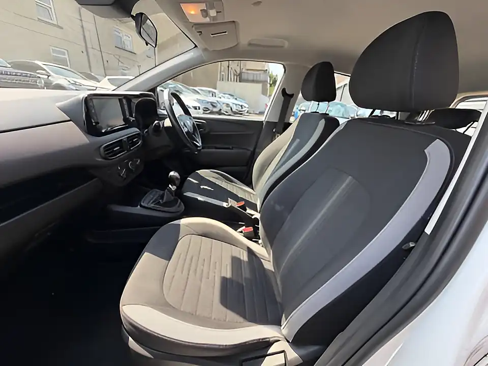 Used 2020 Hyundai i10 Se Connect Polar White - Interior and Exterior details 17