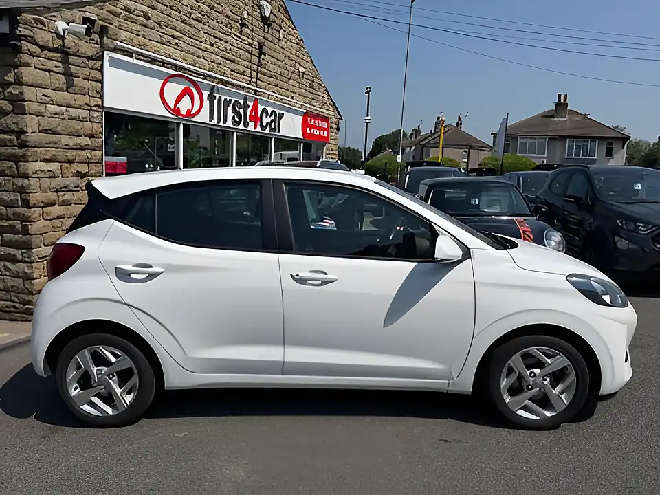 Used 2020 Hyundai i10 Se Connect Polar White - Interior and Exterior details 6