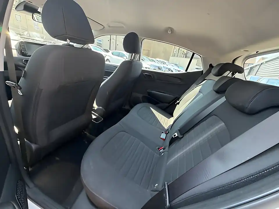 Used 2020 Hyundai i10 Se Connect Polar White - Interior and Exterior details 9