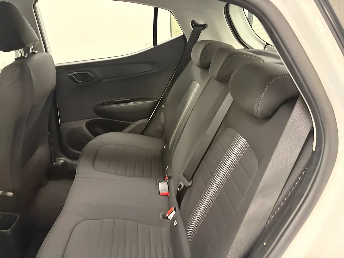 Used 2020 Hyundai I10 Se Connect White - Interior and Exterior details 14