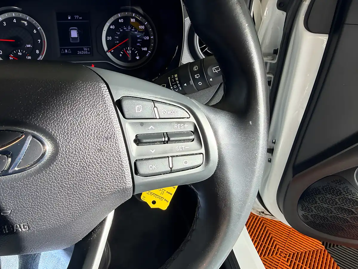 Used 2020 Hyundai I10 Se Connect White - Interior and Exterior details 17