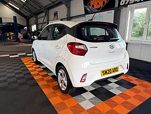 Used 2020 Hyundai I10 Se Connect White - Interior and Exterior details 4