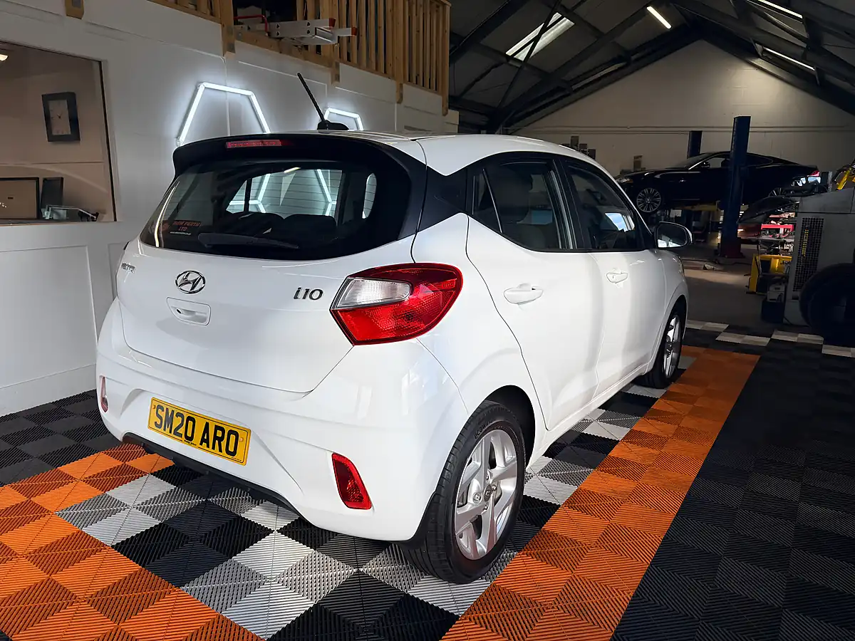 Used 2020 Hyundai I10 Se Connect White - Interior and Exterior details 5