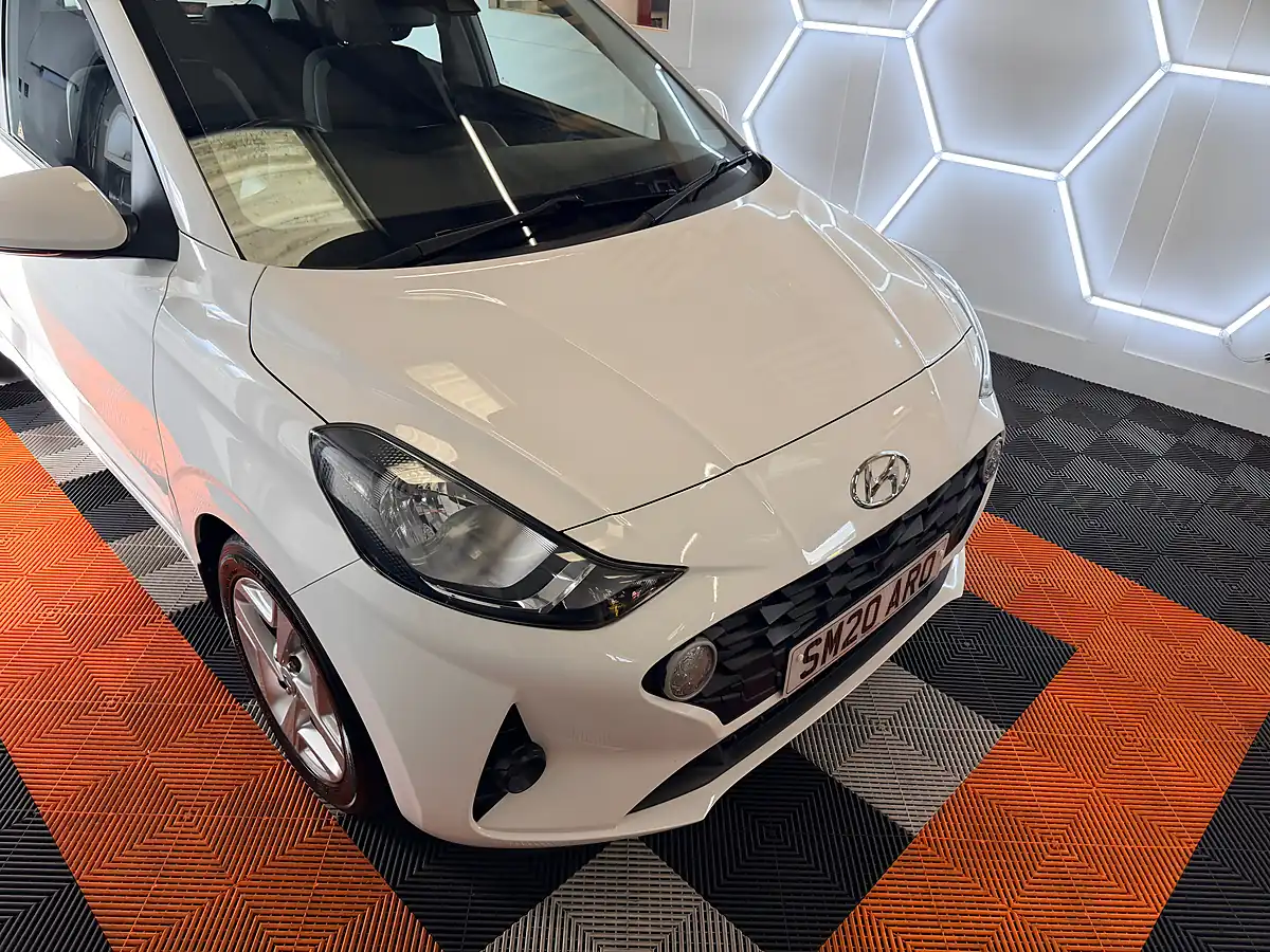 Used 2020 Hyundai I10 Se Connect White - Interior and Exterior details 8