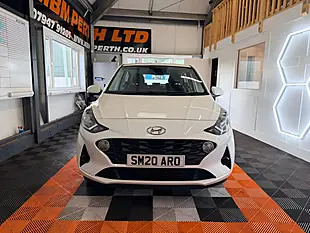 Used 2020 Hyundai I10 Se Connect White - Interior and Exterior details 9