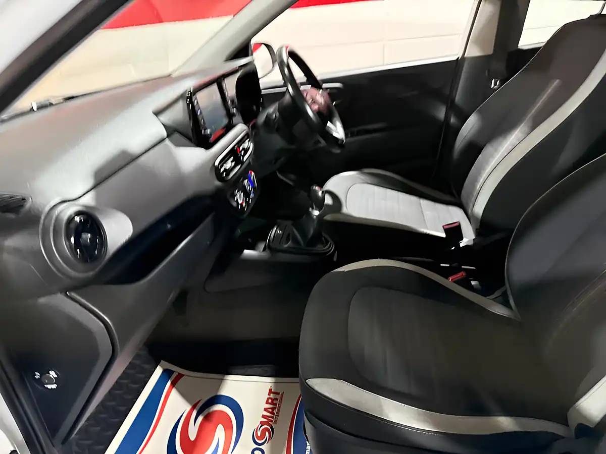 Used 2020 Hyundai i10 Se Connect White - Interior and Exterior details 17