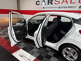 Used 2020 Hyundai i10 Se Connect White - Interior and Exterior details 18