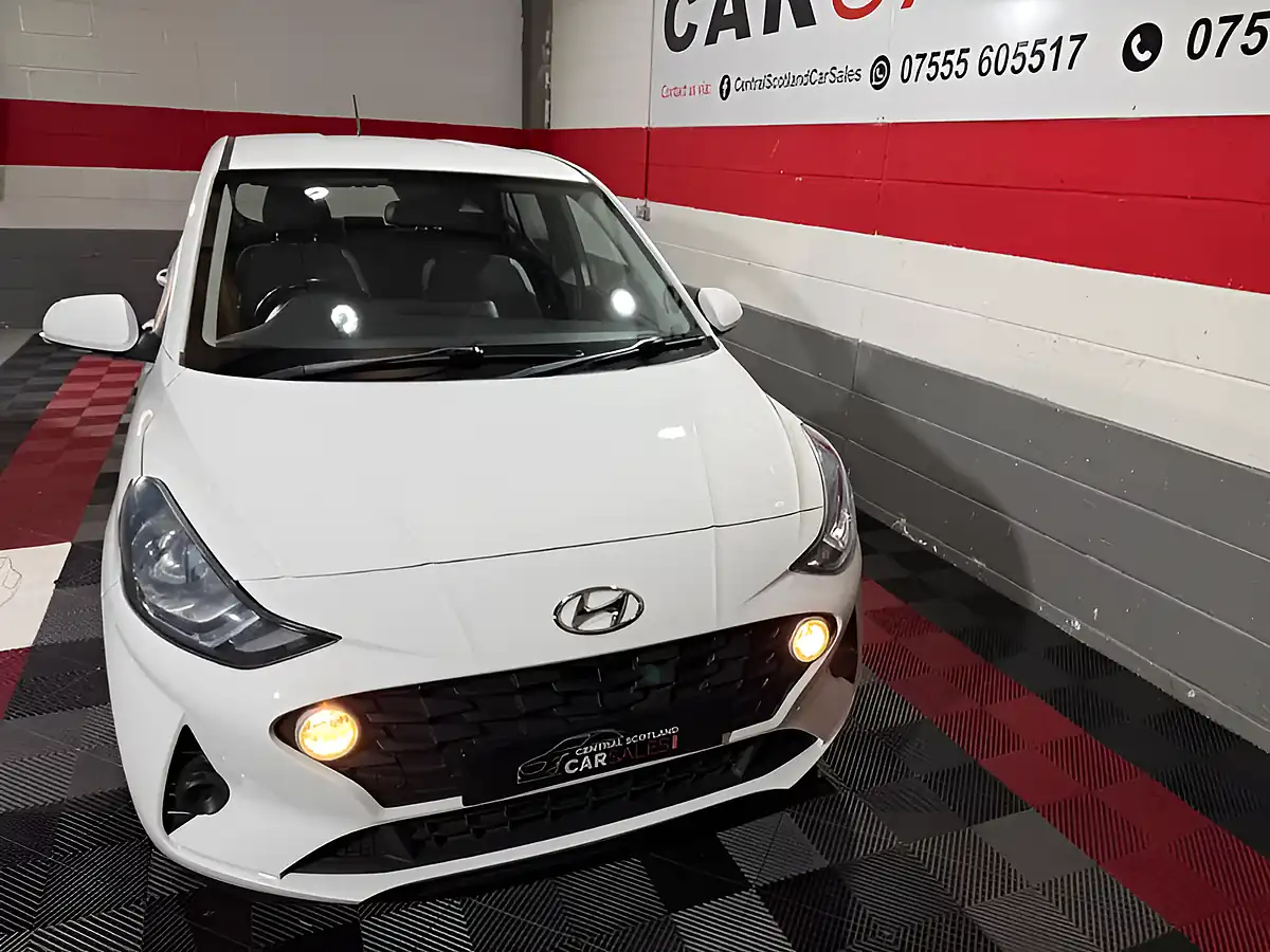 Used 2020 Hyundai i10 Se Connect White - Interior and Exterior details 2