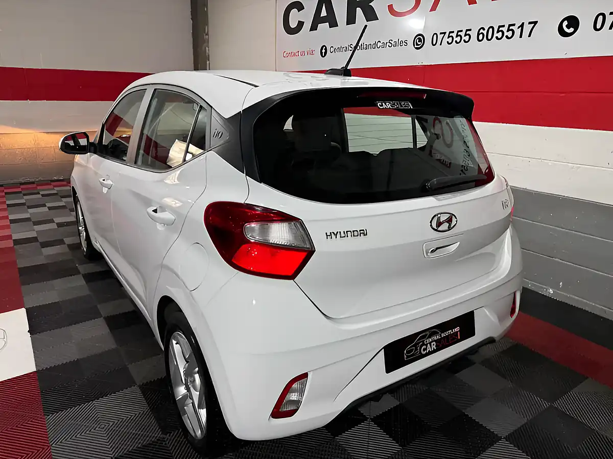 Used 2020 Hyundai i10 Se Connect White - Interior and Exterior details 4