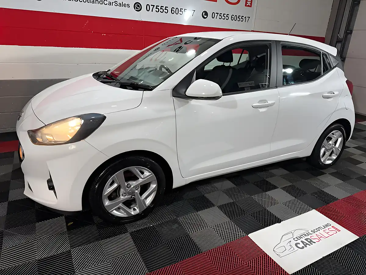 Used 2020 Hyundai i10 Se Connect White - Interior and Exterior details 7