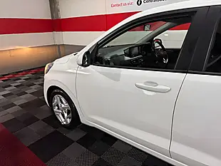 Used 2020 Hyundai i10 Se Connect White - Interior and Exterior details 9