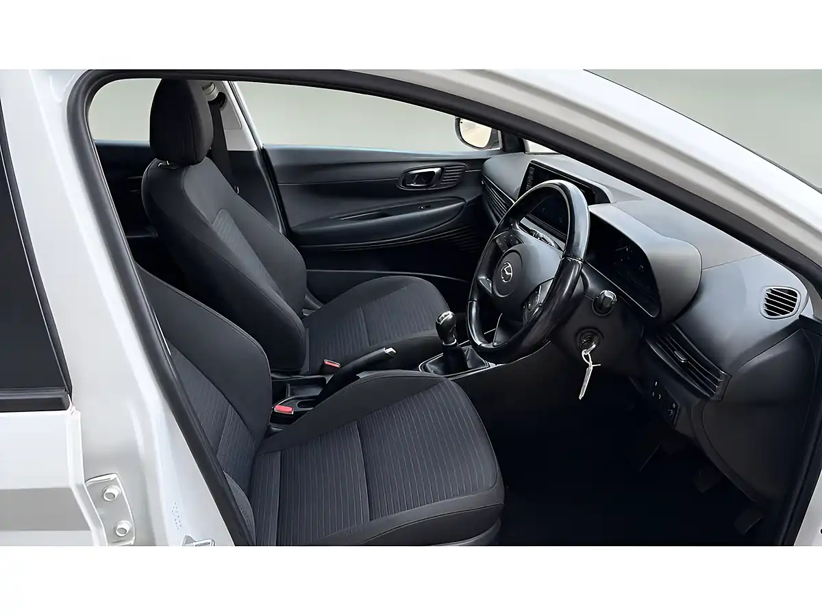 Used 2020 Hyundai I20 Se Connect White - Interior and Exterior details 2