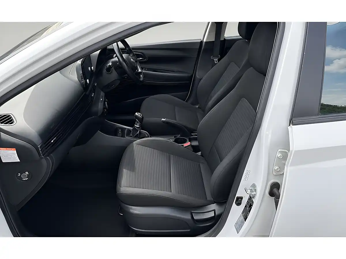 Used 2020 Hyundai I20 Se Connect White - Interior and Exterior details 7