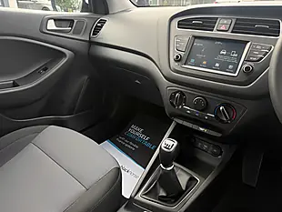 Used 2020 Hyundai I20 Se Launch Edition White - Interior and Exterior details 12