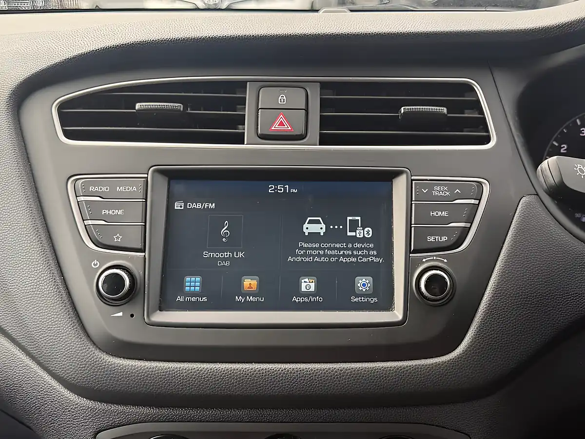Used 2020 Hyundai I20 Se Launch Edition White - Interior and Exterior details 17