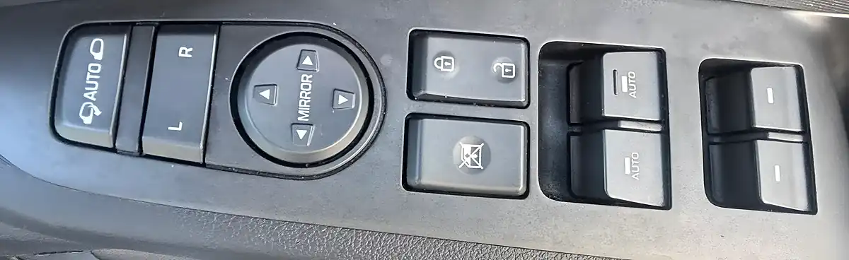 Used 2020 Hyundai Ioniq Premium Black - Interior and Exterior details 16
