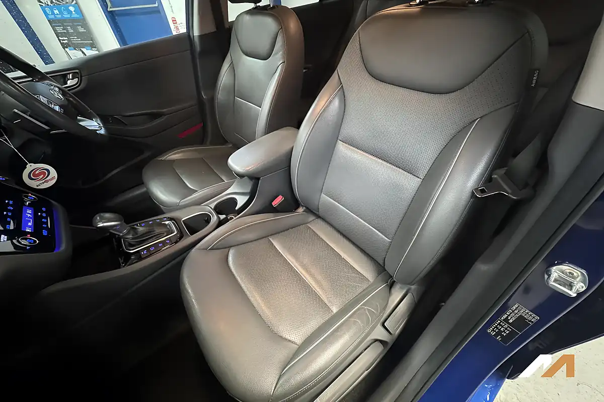 Used 2020 Hyundai Ioniq Premium Se Blue - Interior and Exterior details 18