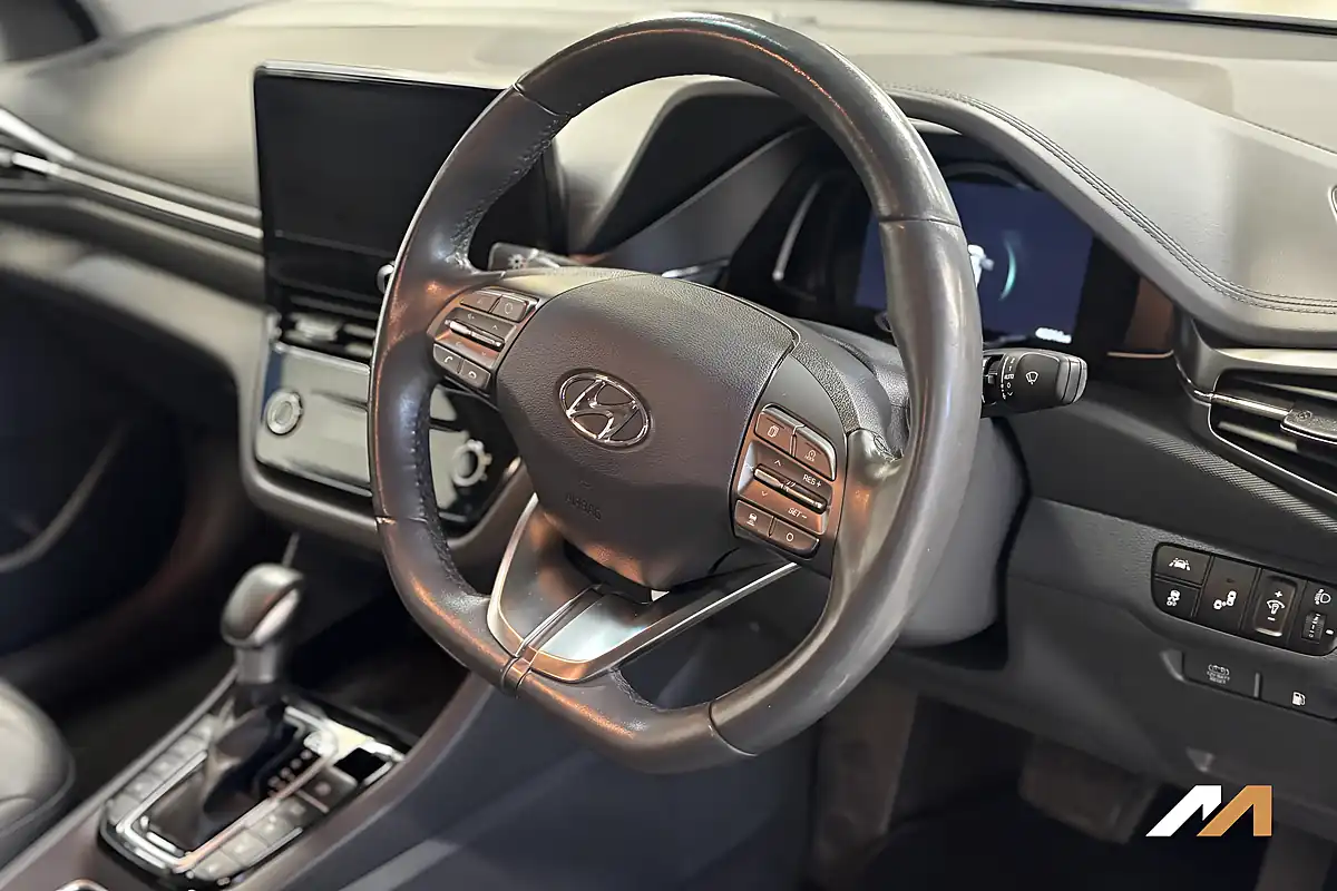 Used 2020 Hyundai Ioniq Premium Se Blue - Interior and Exterior details 19