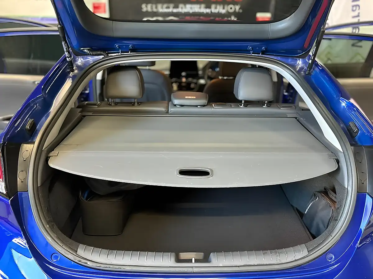 Used 2020 Hyundai Ioniq Premium Se Blue - Interior and Exterior details 10