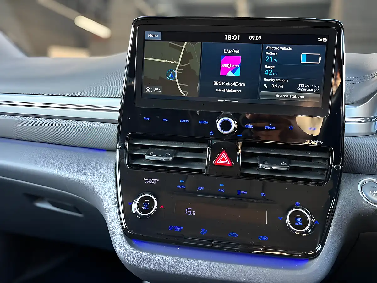 Used 2020 Hyundai Ioniq Premium Se Blue - Interior and Exterior details 14