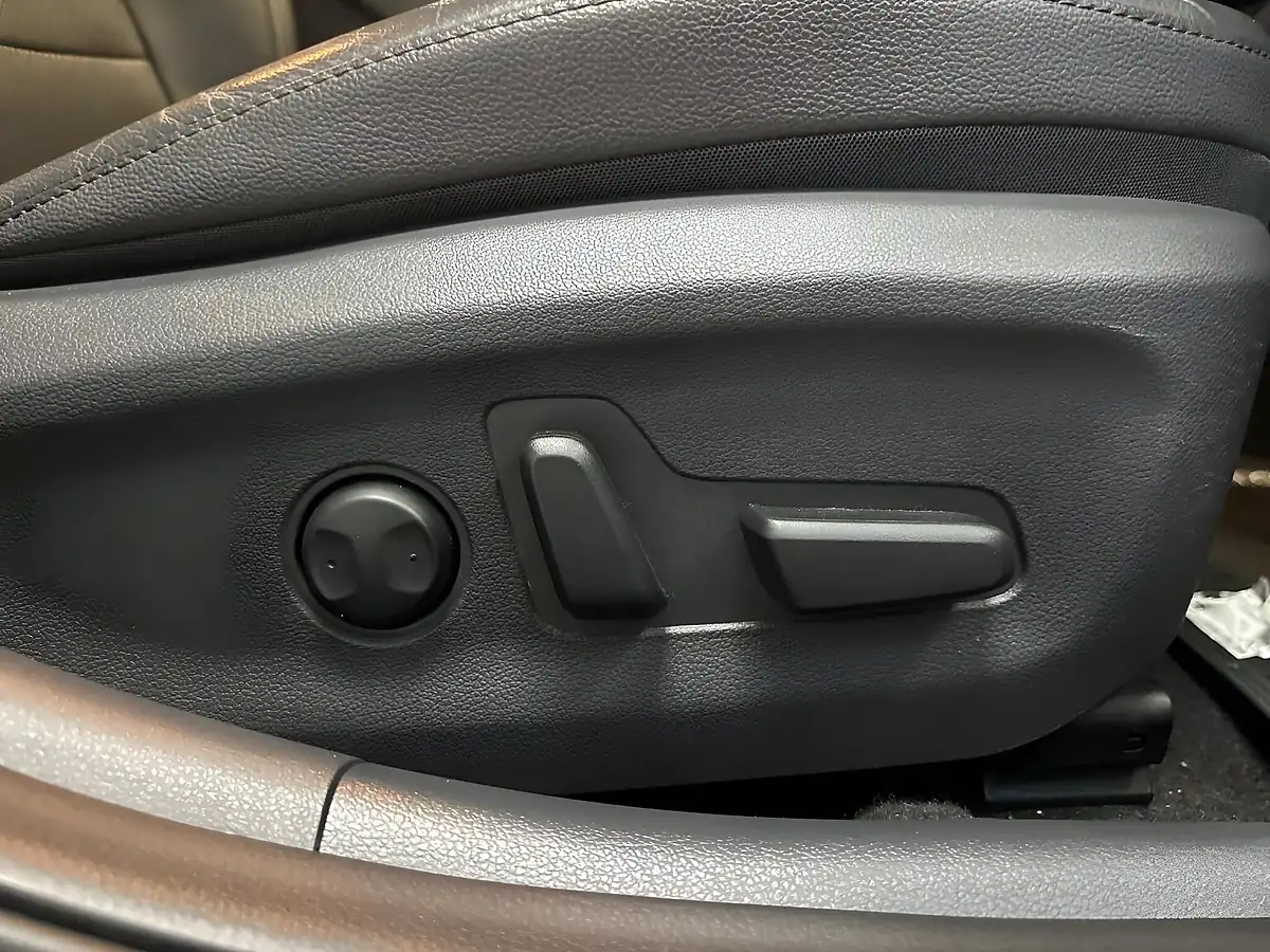 Used 2020 Hyundai Ioniq Premium Se Blue - Interior and Exterior details 15