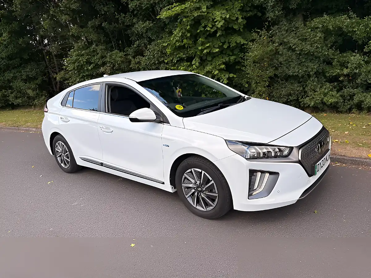 Used 2020 Hyundai Ioniq Premium Se White - Front View