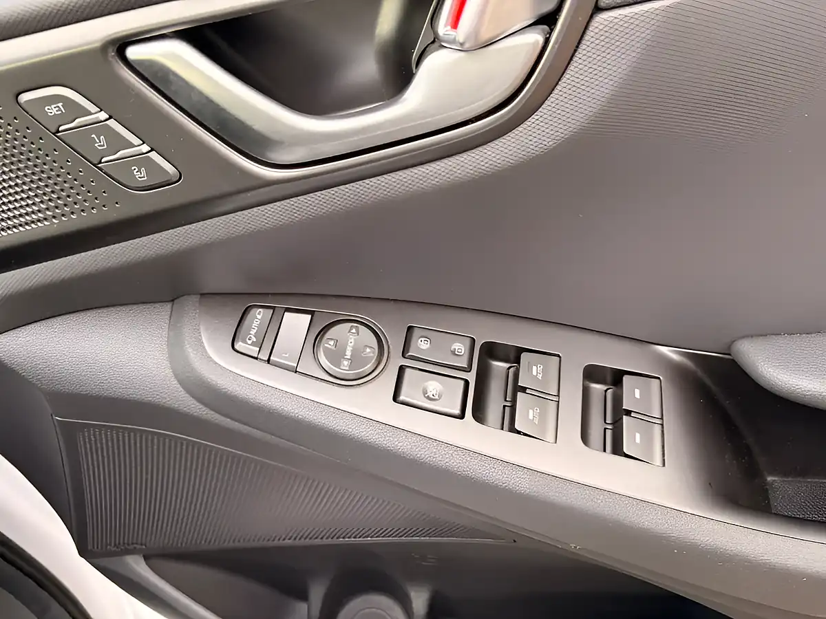 Used 2020 Hyundai Ioniq Premium Se White - Interior and Exterior details 15