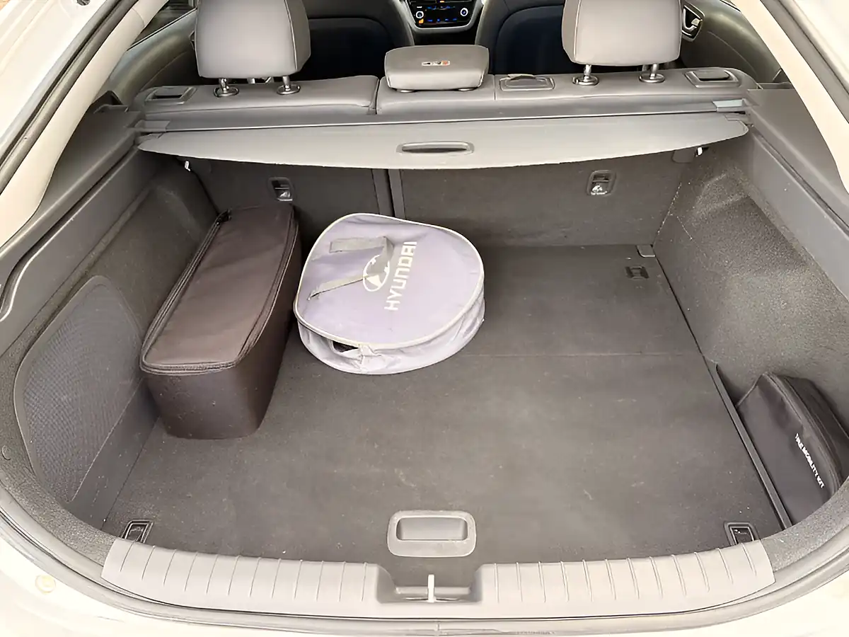 Used 2020 Hyundai Ioniq Premium Se White - Interior and Exterior details 19