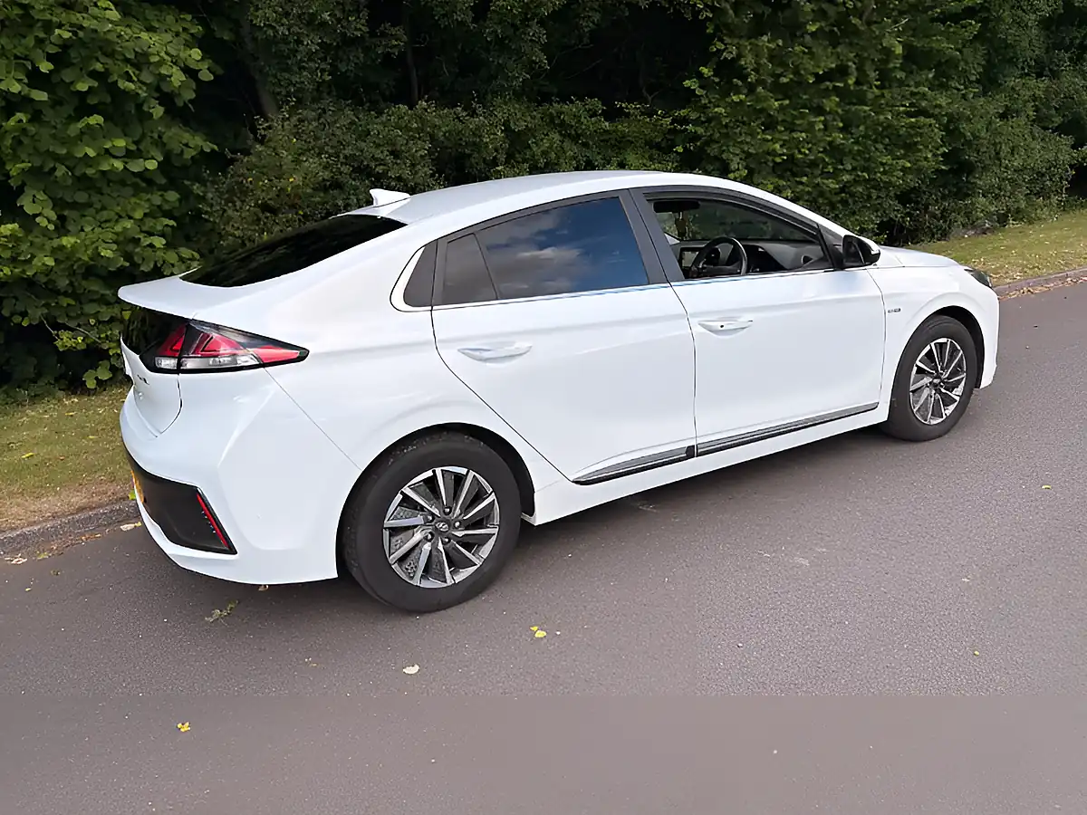 Used 2020 Hyundai Ioniq Premium Se White - Interior and Exterior details 4