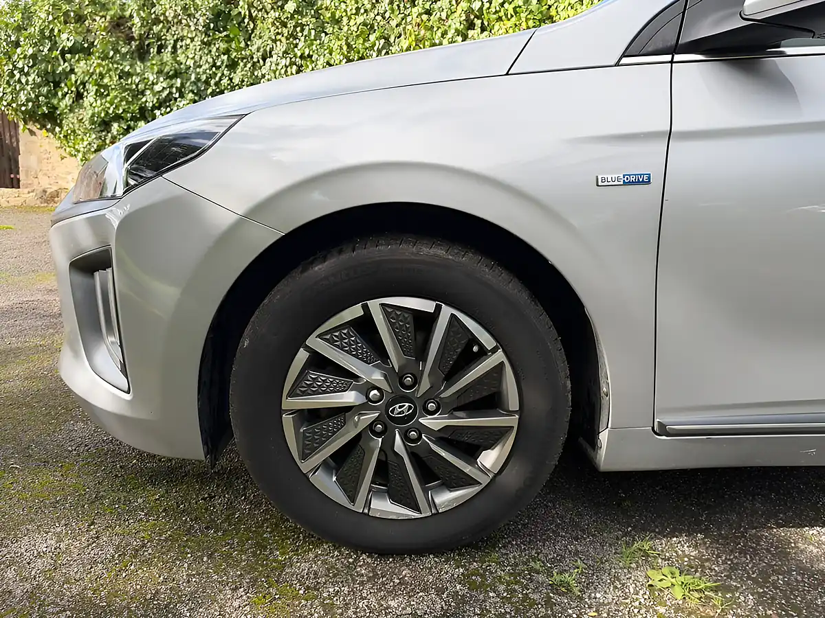 Used 2020 Hyundai Ioniq Premium Silver - Interior and Exterior details 20