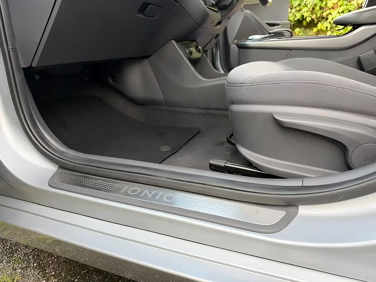 Used 2020 Hyundai Ioniq Premium Silver - Interior and Exterior details 9
