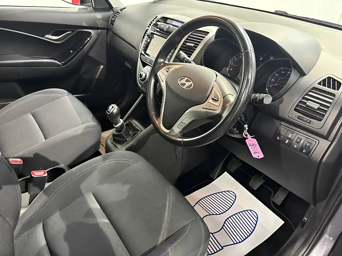 Used 2020 Hyundai Ix20 Premium Nav Grey - Interior and Exterior details 13