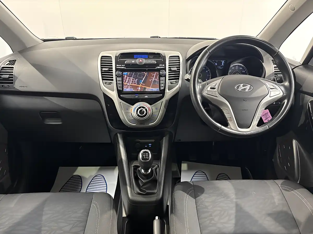 Used 2020 Hyundai Ix20 Premium Nav Grey - Interior and Exterior details 15