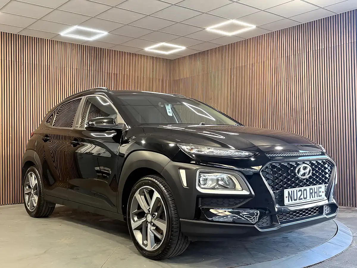 Used 2020 Hyundai Kona Play Black - Front View